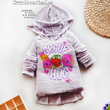 Load image into Gallery viewer, LS SWITER GROUP HUG CUTE