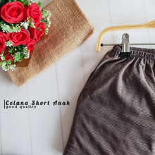 Load image into Gallery viewer, LS Celana Short Anak (Bahan Spandek Jersey)